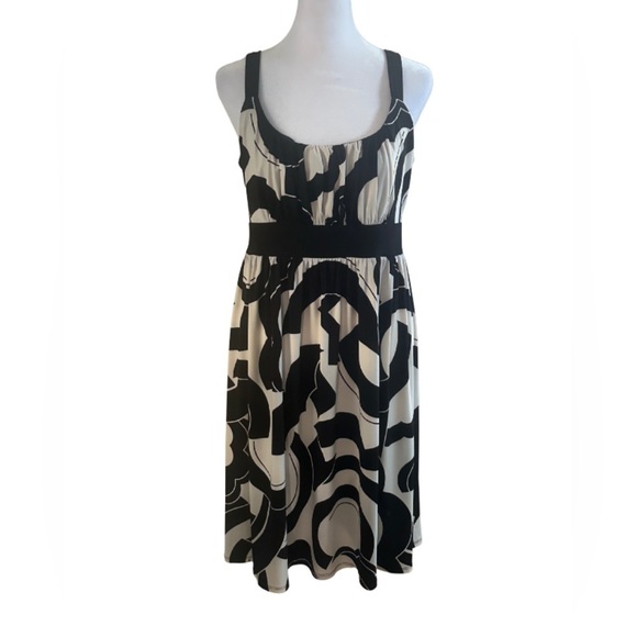 Tiana B. Dresses & Skirts - Tiana B Black & White Abstract Print Sleeveless Dress
